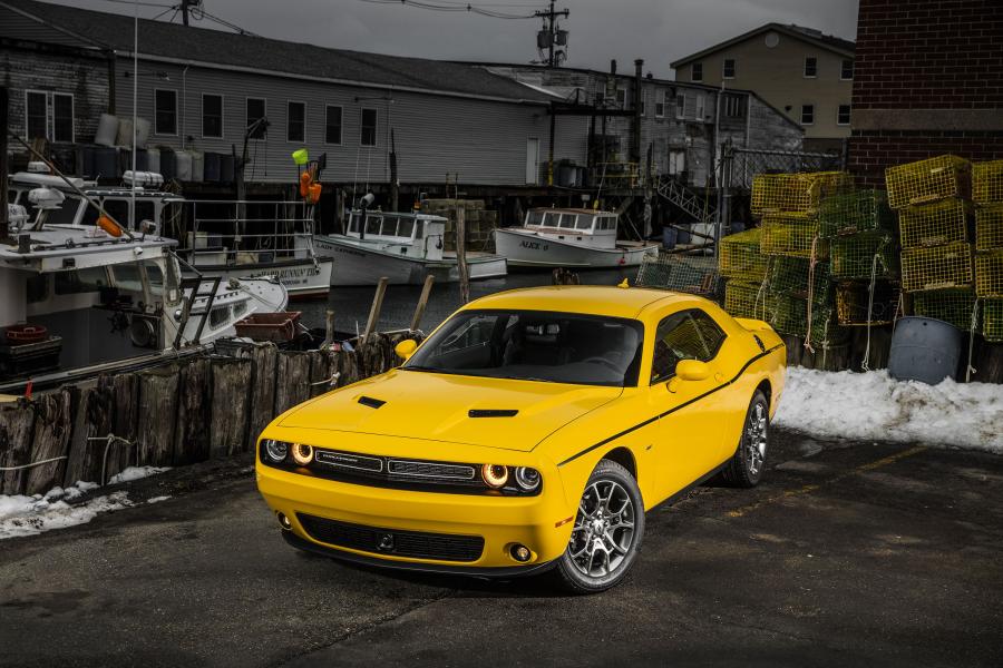  Dodge Challenger GT AWD 2016 года  (фото 24 из 33)
